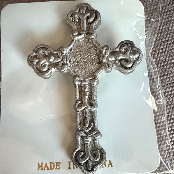 Cross Brooch - Picture 3 of 3